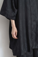 Load image into Gallery viewer, OPEN COLLAR SH_BLK PAISLEY