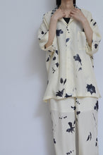 Load image into Gallery viewer, OPEN COLLAR SH_FLOWER/FLOWER