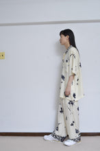 Load image into Gallery viewer, OPEN COLLAR SH_FLOWER/FLOWER