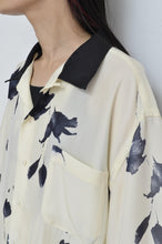 Load image into Gallery viewer, OPEN COLLAR SH_FLOWER/BLK PAISLEY