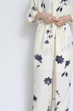 Load image into Gallery viewer, WIDE AND EASY PT_FLOWER/BLK PAISLEY