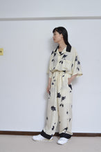 Load image into Gallery viewer, WIDE AND EASY PT_FLOWER/BLK PAISLEY