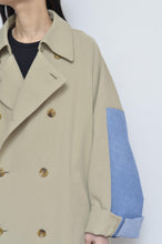 Load image into Gallery viewer, DENIM SLEEVE TRENCH COAT/BEG/02
