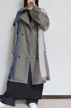 Load image into Gallery viewer, SCARF-LINED TRENCH COAT/KHAKI/01
