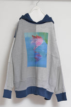 画像をギャラリービューアに読み込む, TWO-TONE HOODIE_BLUE/GREEN print/02 size