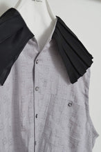 Load image into Gallery viewer, PLEATED COLLAR SH_B