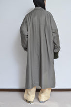 Load image into Gallery viewer, SCARF-LINED TRENCH COAT/KHAKI/02