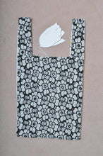 画像をギャラリービューアに読み込む, 02_FLOWER LACE CONVINI-BAG_TWO-TONE/WHT×ASS