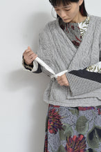 Load image into Gallery viewer, KNIT CROSSOVER C/D_B