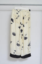 Load image into Gallery viewer, WIDE AND EASY PT_FLOWER/BLK PAISLEY