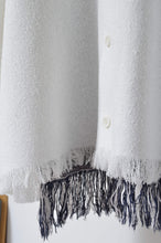 画像をギャラリービューアに読み込む, WHT FRINGE RUG L/S SH_02size_A