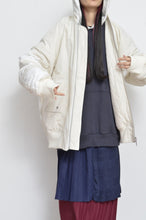 Load image into Gallery viewer, QUILT MA-1 / OFF WHT_01