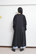 Load image into Gallery viewer, PLEATS OP_PRINT L/ST (02_BLK/YURI)