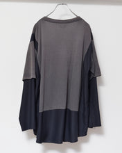 Load image into Gallery viewer, Fake layered T-shirt / BLACK_E