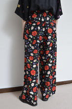 Load image into Gallery viewer, JUMPSUIT_FLORAL 01 / ASS_D