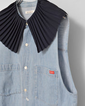 画像をギャラリービューアに読み込む, PLEATED COLLAR SLEEVELESS SHIRT_D