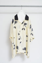 Load image into Gallery viewer, OPEN COLLAR SH_FLOWER/BLK PAISLEY