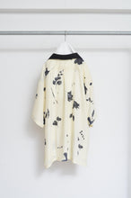 Load image into Gallery viewer, OPEN COLLAR SH_FLOWER/BLK PAISLEY