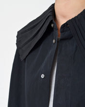 画像をギャラリービューアに読み込む, PLEATED COLLAR SLEEVELESS SHIRT_E