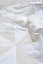 Load image into Gallery viewer, QUILT MA-1 / OFF WHT_01