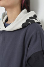 画像をギャラリービューアに読み込む, PATCH HOODIE/CHA/WALKIN_02