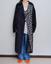 Load image into Gallery viewer, FLORAL TRENCH COAT/BLK/02 size A