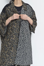 Load image into Gallery viewer, FLORAL MIX OPEN COLLAR SH /02