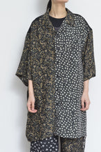 Load image into Gallery viewer, FLORAL MIX OPEN COLLAR SH /02
