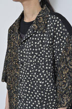 Load image into Gallery viewer, FLORAL MIX OPEN COLLAR SH /02