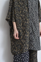 Load image into Gallery viewer, FLORAL MIX OPEN COLLAR SH /02