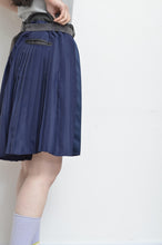 Load image into Gallery viewer, PLEATS SHORT PT 01/DARK