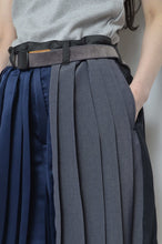 Load image into Gallery viewer, PLEATS SHORT PT 01/DARK