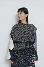 Load image into Gallery viewer, KNIT CROSSOVER C/D_C