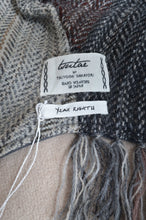 画像をギャラリービューアに読み込む, HOOD SHAWL (tsutae SPECIAL) / B