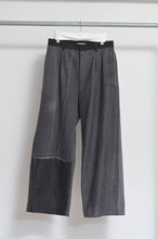 Load image into Gallery viewer, BLK DENIM WIDE TUCK PT 02