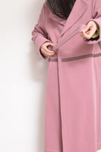 Load image into Gallery viewer, WOOL NO-COLLAR ROBE/PLUM