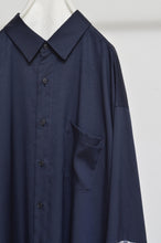 Load image into Gallery viewer, SILKY TWILL SHIRTS (PRINT) NAVY/02