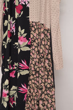 Load image into Gallery viewer, FLORAL W SLEEVE OP_007