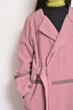 Load image into Gallery viewer, WOOL NO-COLLAR ROBE/PLUM