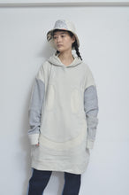 Load image into Gallery viewer, SMILE BACKPILE HOODIE / L.GRAY