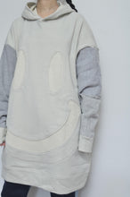 Load image into Gallery viewer, SMILE BACKPILE HOODIE / L.GRAY