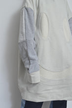 Load image into Gallery viewer, SMILE BACKPILE HOODIE / L.GRAY