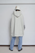 Load image into Gallery viewer, SMILE BACKPILE HOODIE / L.GRAY