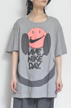 Load image into Gallery viewer, SMILE T/E