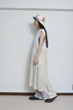 Load image into Gallery viewer, JAGGED OP / IVORY