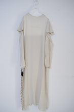 Load image into Gallery viewer, LINE W SLEEVE OP