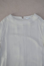 Load image into Gallery viewer, LINE W SLEEVE OP