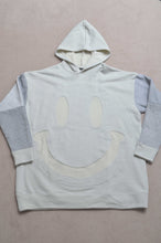 Load image into Gallery viewer, SMILE BACKPILE HOODIE / L.GRAY