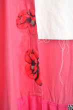 Load image into Gallery viewer, FLOWER PATCH ROBE / PNK