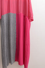Load image into Gallery viewer, FLOWER PATCH ROBE / PNK